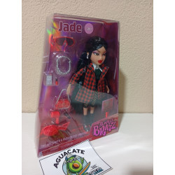 Bratz Alwayz Jade Fashion Doll con 14 accesorios y póster