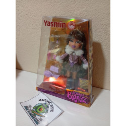 Bratz Muñeca de moda Alwayz Yasmin con 10 accesorios y póster