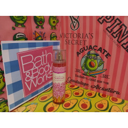 Strawberry Pound Cake – Mist Bath & Body Works 236ml | Aroma Dulce de Fresa